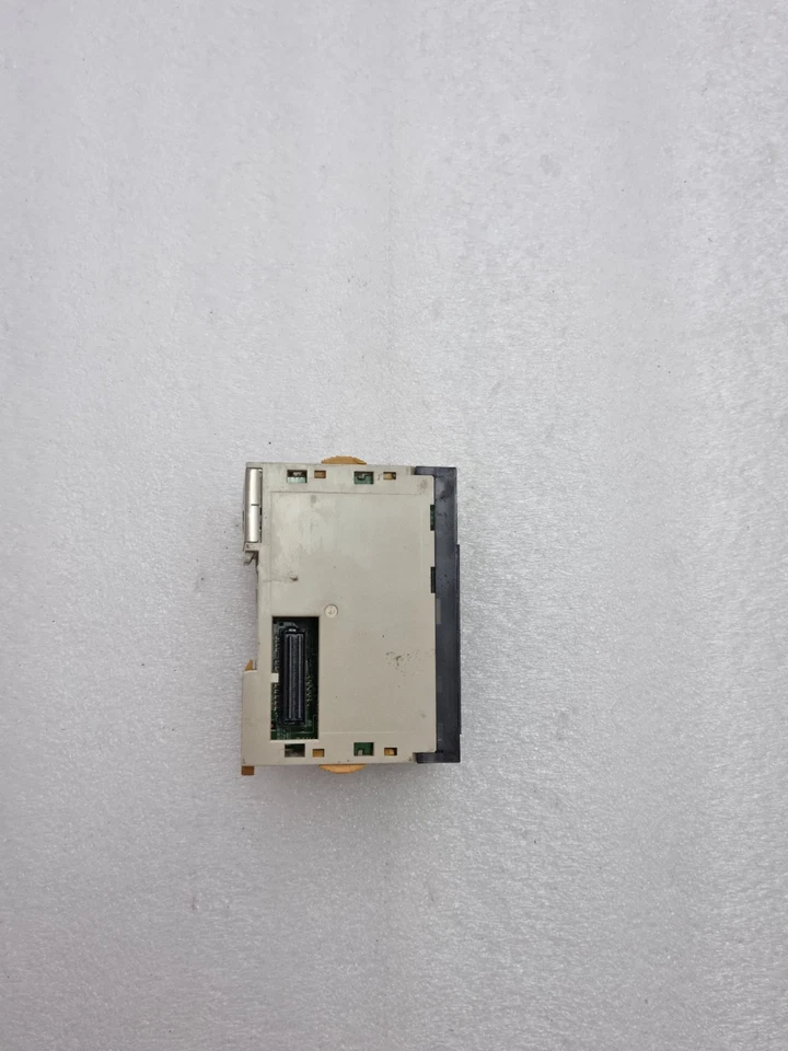 Omron CJ1W-MD261 Input Output Unit 24V dc 4.1mA